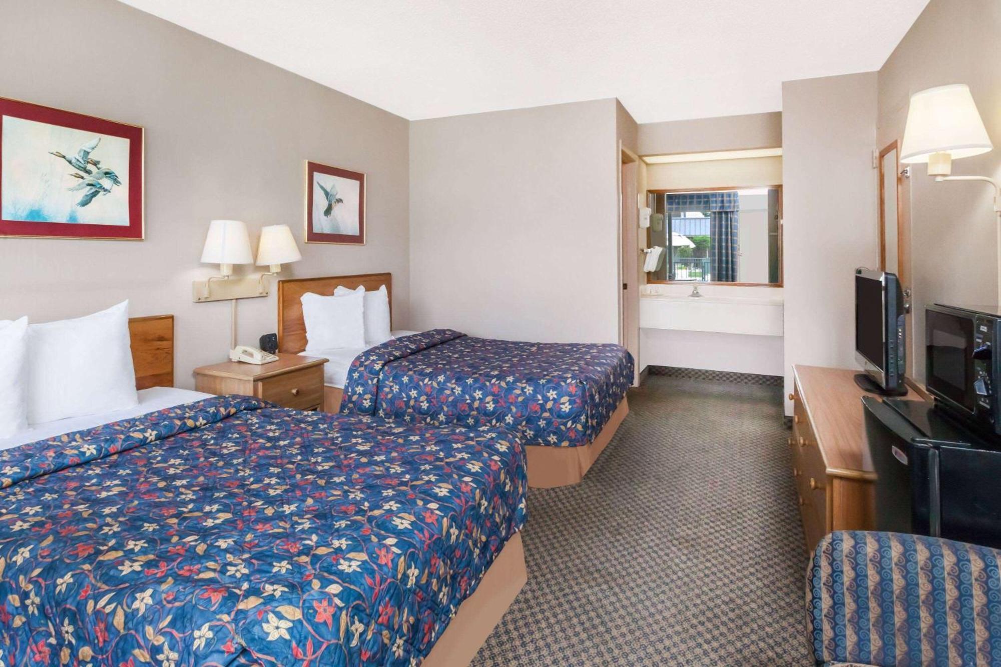 Days Inn By Wyndham Seguin Tx Zewnętrze zdjęcie